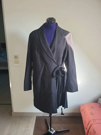 Robe noire asymétrique