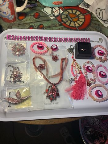 Gros lot bijoux roses ( voir descriptif)