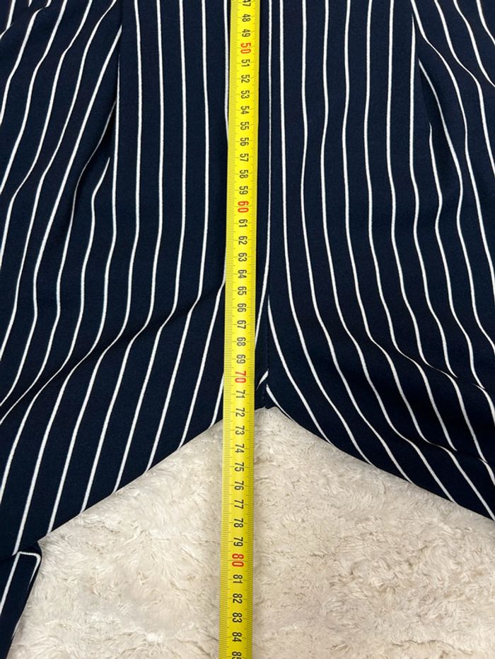 Un jumpsuit rayé élégant et chic - photo numéro 17