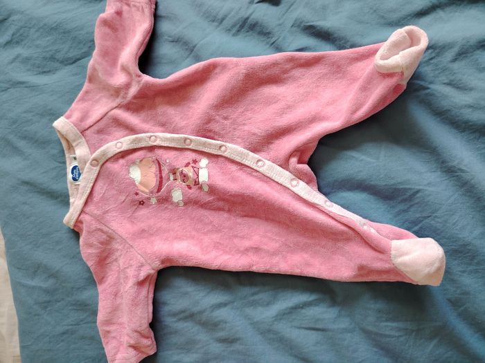 2 pyjamas velours 1 mois - photo numéro 2