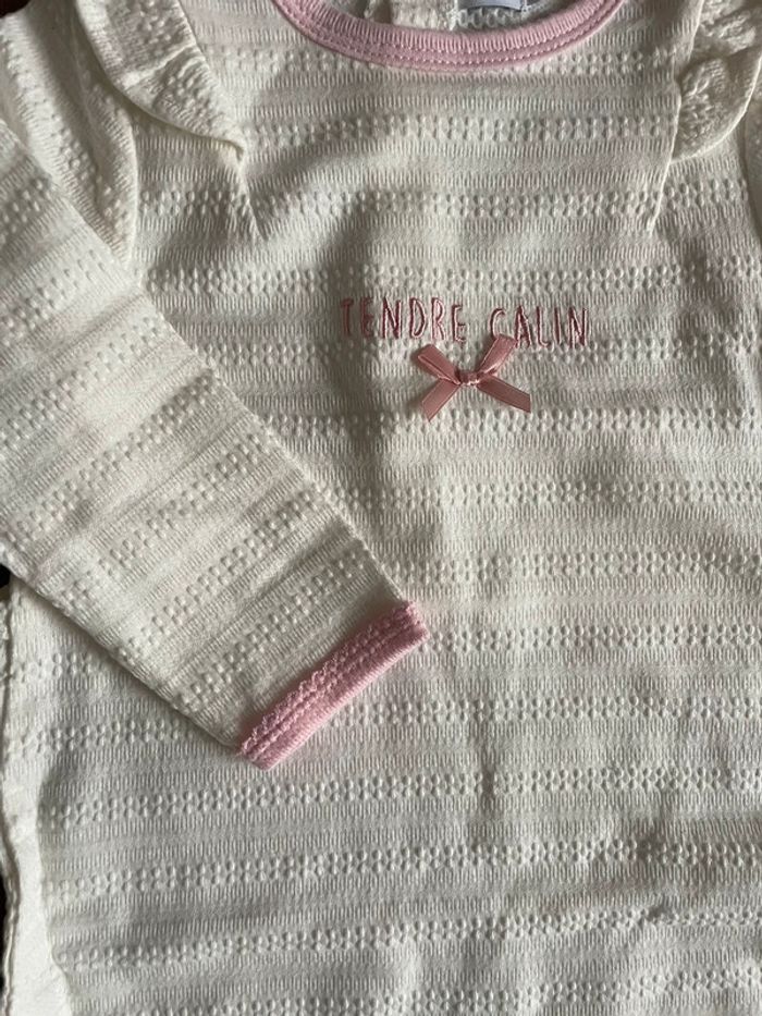 Magnifique pyjama blancs avec froufrous et noeud - photo numéro 3