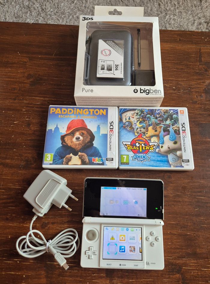 Console Nintendo 3ds blanche et jeux