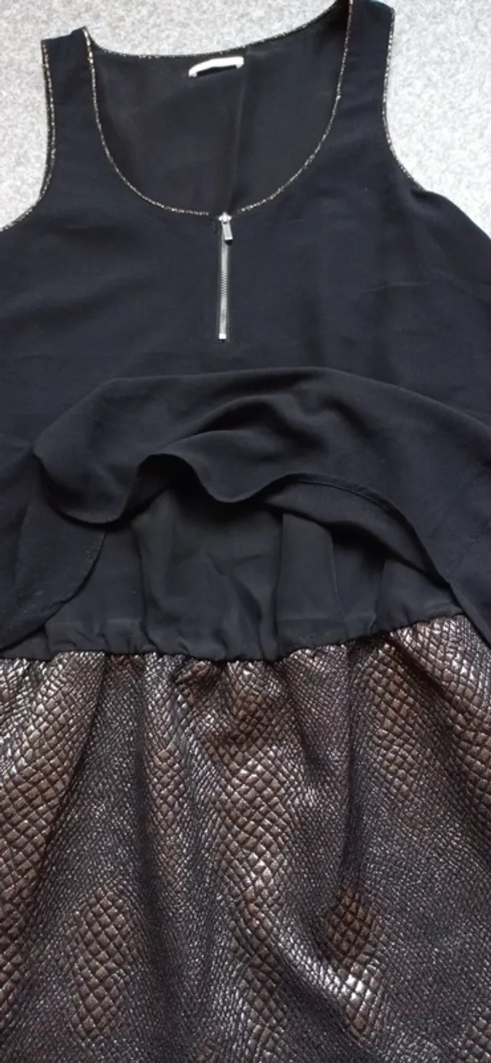Promod robe noire et dorée - photo numéro 2