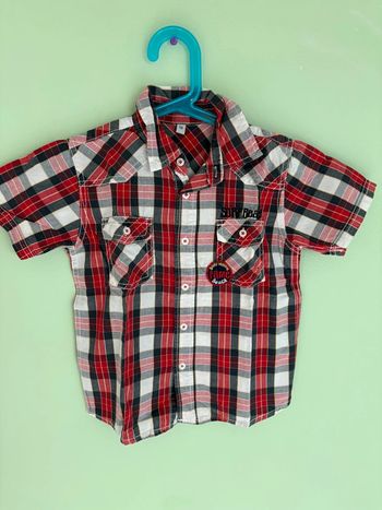 Chemise rouge à carreaux