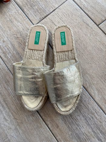 Mules plateforme ouvertes dorées - Benetton