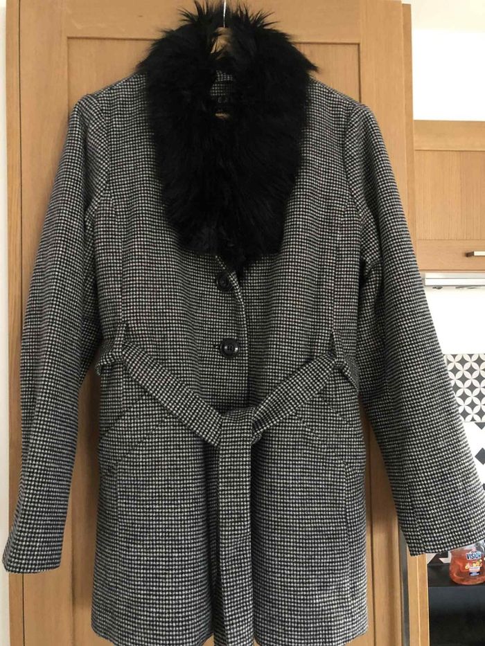 Manteau Breal état neuf col fourrure taille 44