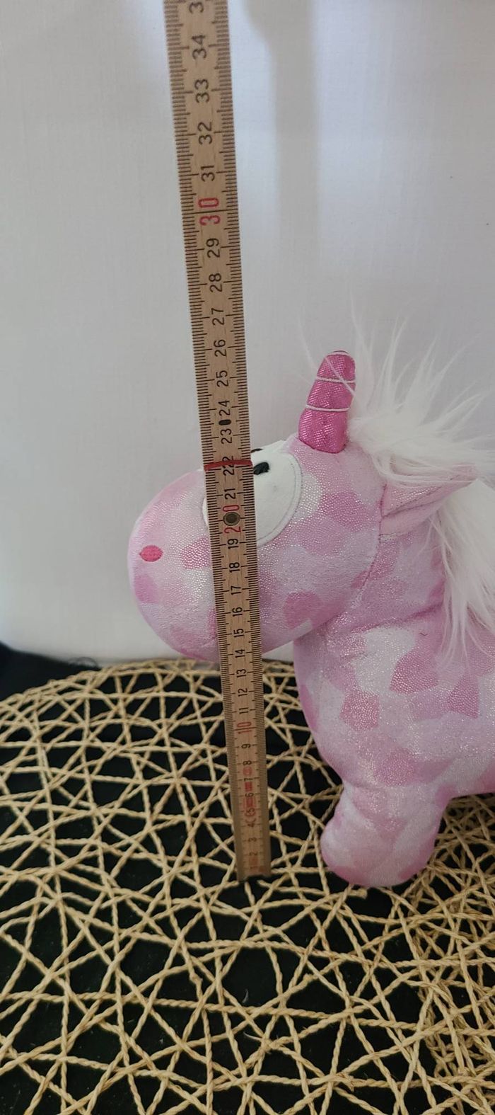 Pink Diamond, la peluche licorne de NICI, avec sa fourrure rose moelleuse et ses détails scintillant - photo numéro 3