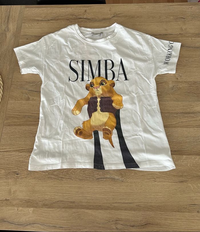 T-Shirt manches courtes Simba Le Roi Lion The Lion King femme taille 34 XS Stradivarius