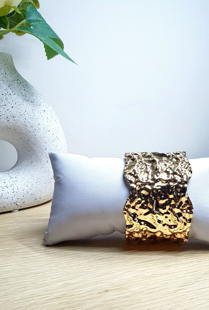 Bracelet Manchette Texturé Doré - Élégance Brute - Acier inoxydable - photo numéro 2