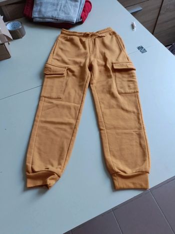 Jogging type cargo Gémo 10 ans