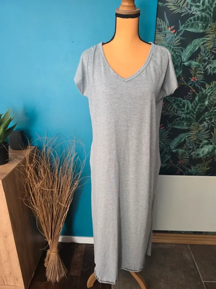 Robe T-shirt taille L - photo numéro 2