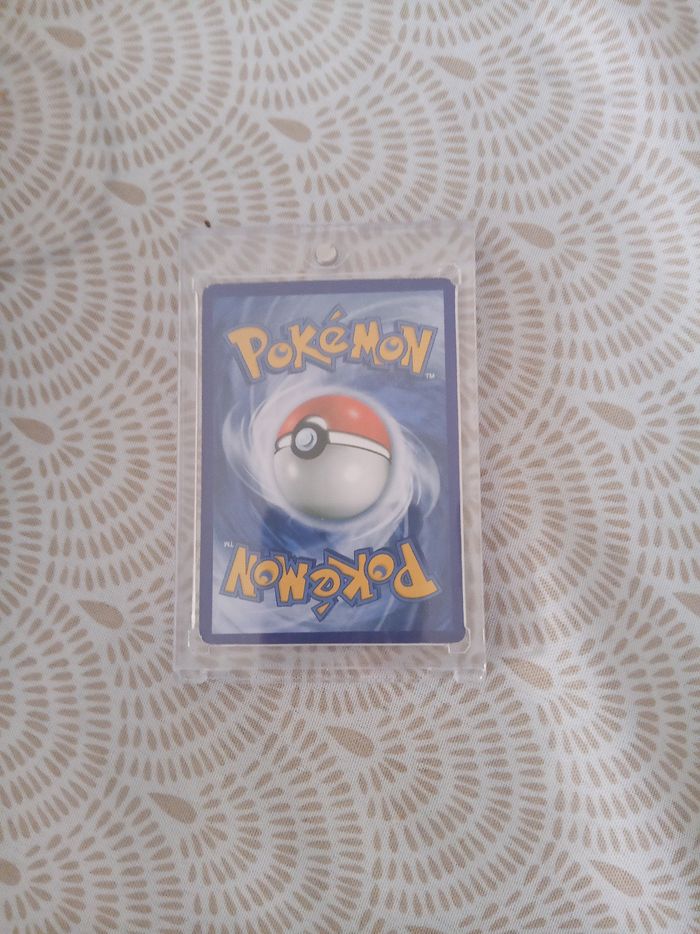 Carte pokémon charizard