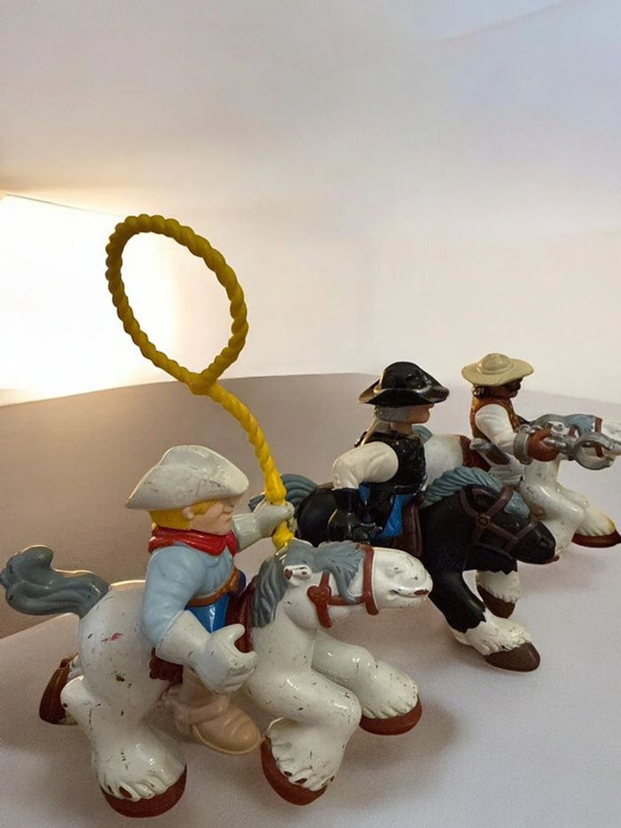 Lot de 3 figurines Fisher Price Great Adventures Western Town (1996) sur leurs chevaux - photo numéro 5