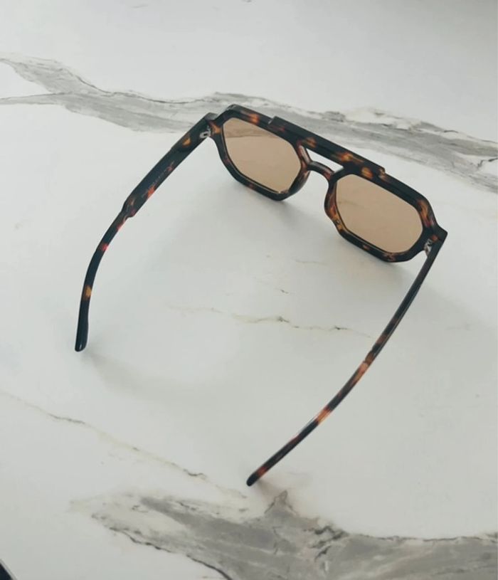 Lunette de soleil - photo numéro 4