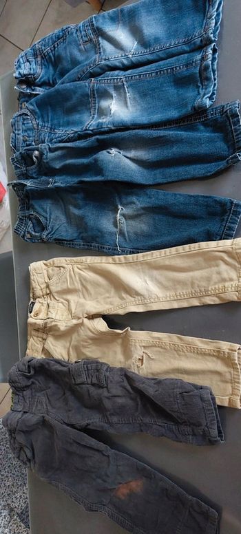 Lot de jeans pantalons 2 ans