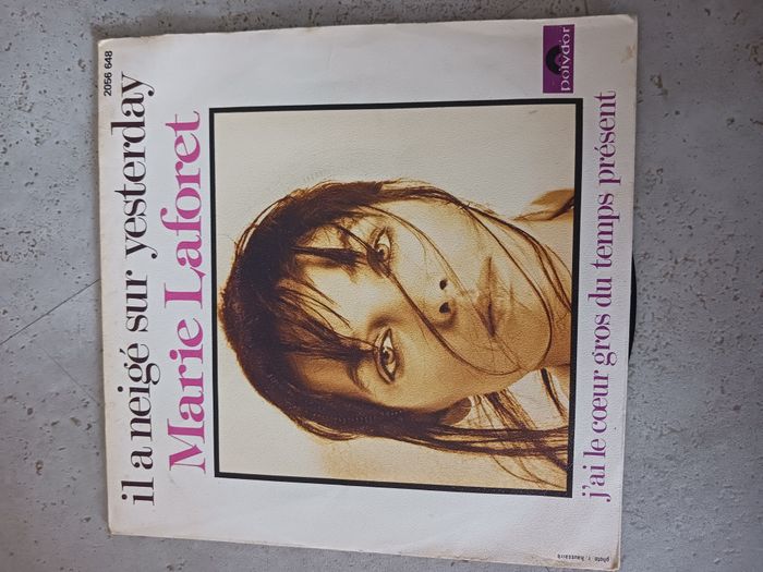 Marie Laforêt Il a neigé sur yesterday disque vinyl 45 T