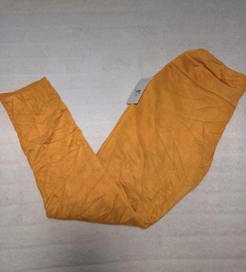 Pantalon tout doux moutarde neuf avec étiquette femme taille 40