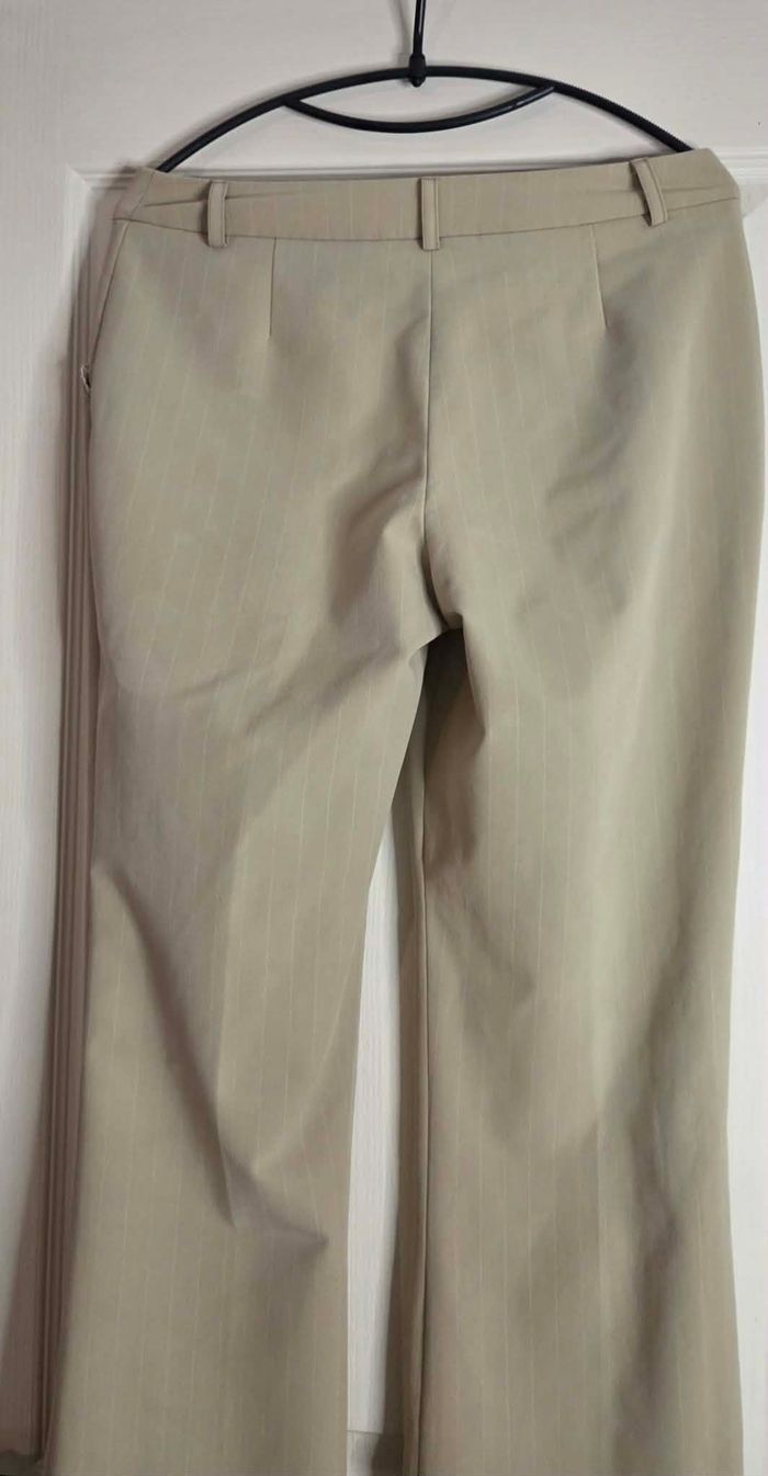NAF NAF – Pantalon Élégant Beige Rayures Fines – Taille 38 – Excellent État - photo numéro 2