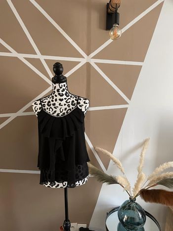 Débardeur noir avec perles