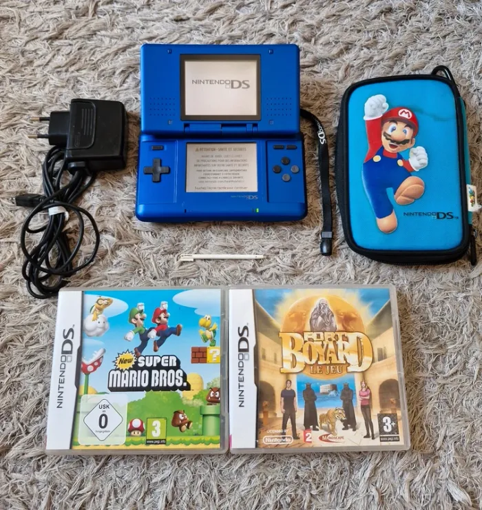 Lot Console Nintendo DS Tank Bleue + 2 Jeux