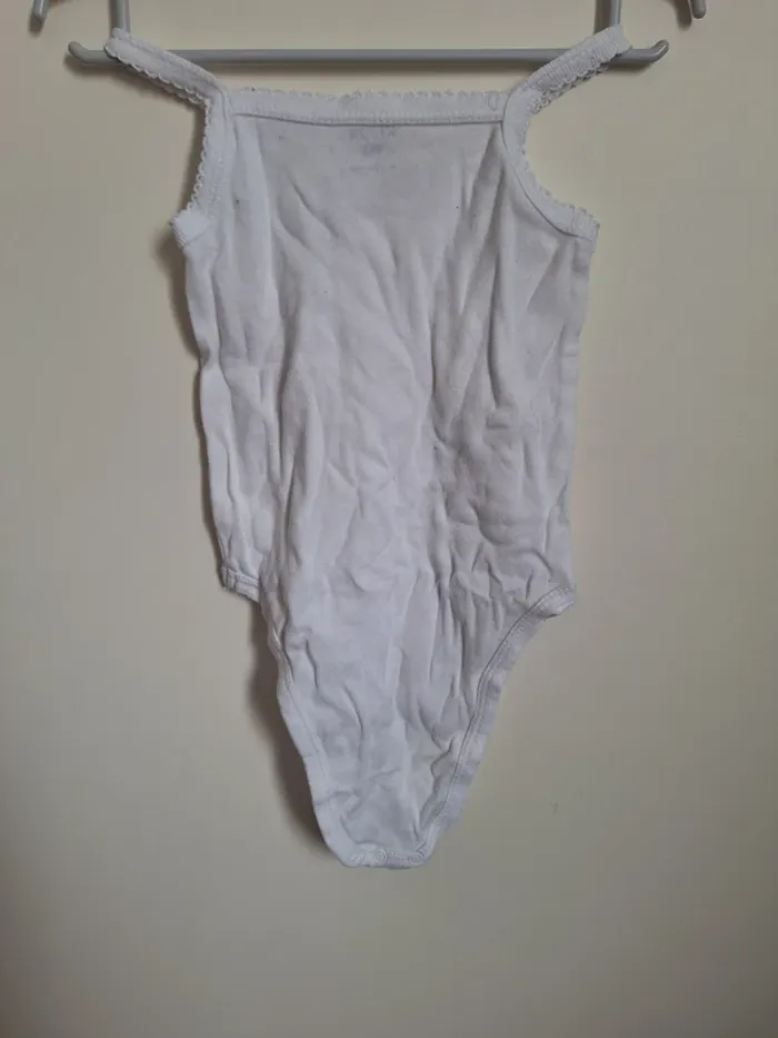 2 bodies sans manches - Kiabi - 9mois - 69-72cm - 9kg - photo numéro 4