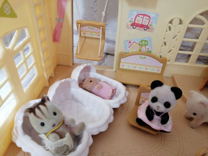 Nursery et bus sylvanian - photo numéro 3