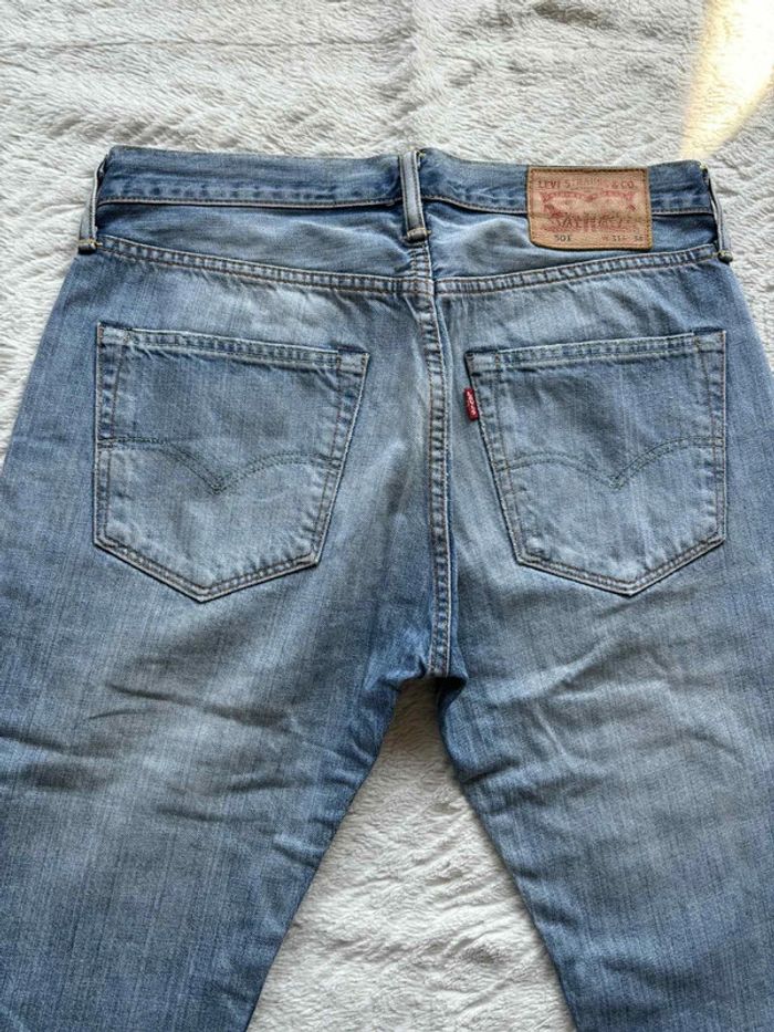 Jean levi’s 501 homme bleu clair effet délavé coupe regular straight droit taille W32 L/42 L34 - photo numéro 14