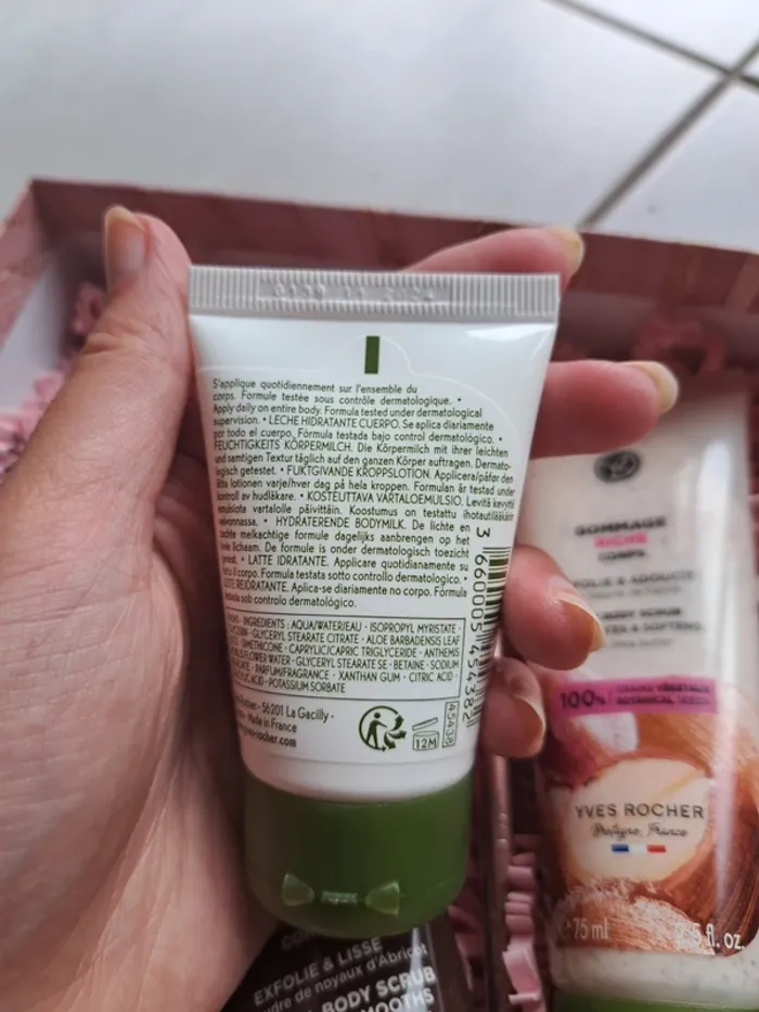 Boxe produits cosmétiques - photo numéro 6