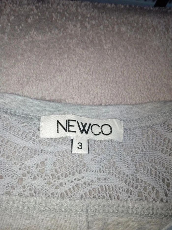 Haut manches 3/4 avec détail sur les bras taille 3 de chez Newco - photo numéro 5