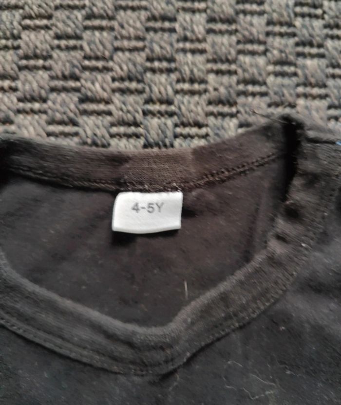 Tee shirt noir - photo numéro 2