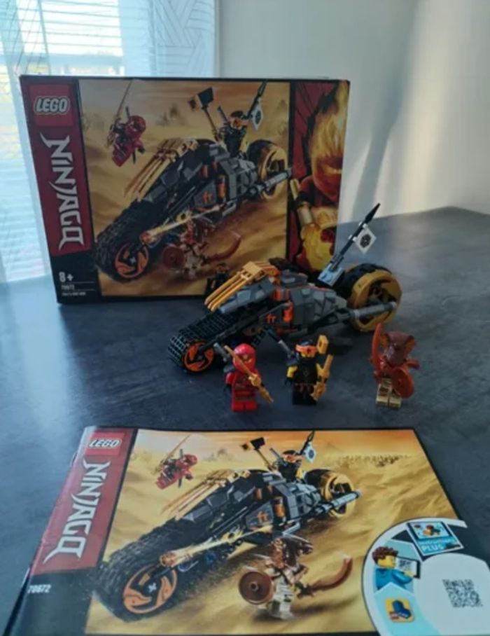 Lego Ninjago La moto tout-terrain de Cole