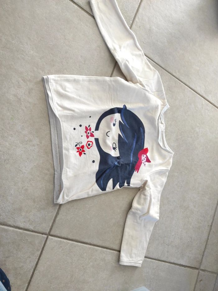 Sweat dpam 6 ans et son masque à accrocher sur le sweat