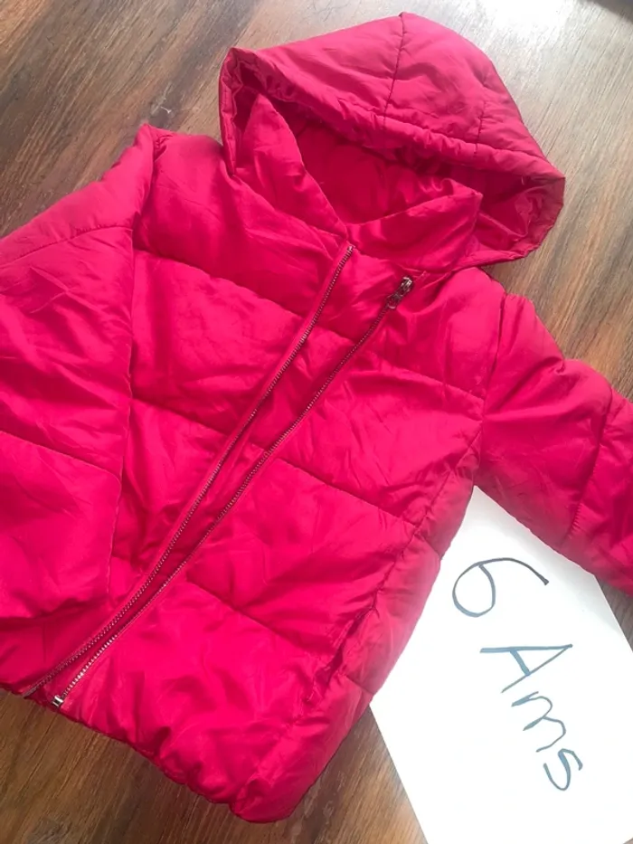 Manteau rose à capuche