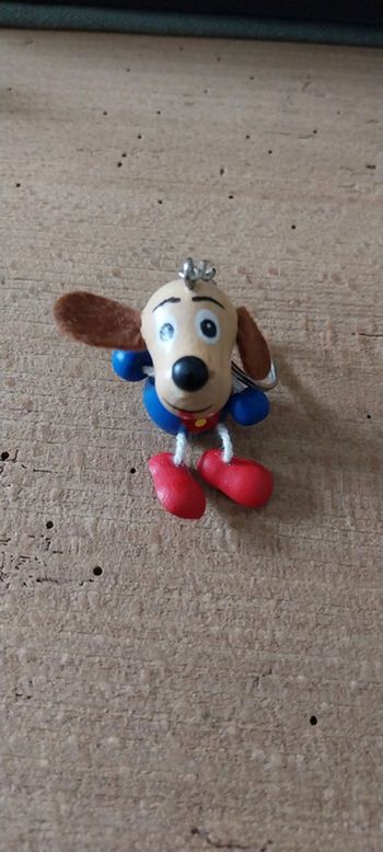 Porte clef en bois petit chien