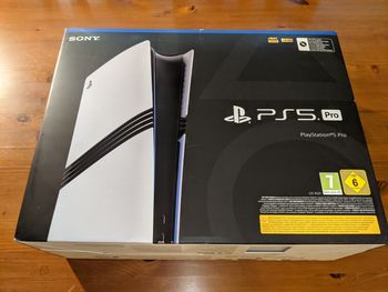Console Sony Playstation 5 Pro Digital Edition 2 To (une semaine et 1 manette)