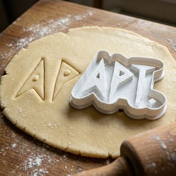 Emporte-pièce APT - Découpoir Biscuit Sablé Texte K-Pop Musique