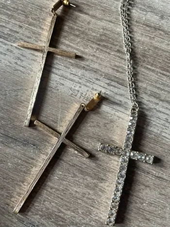 Grande boucles d’oreilles, croix Zara