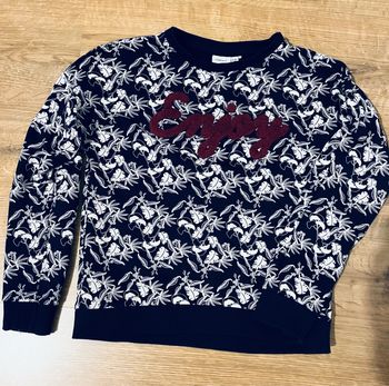 Sweat bleu marine et blanc