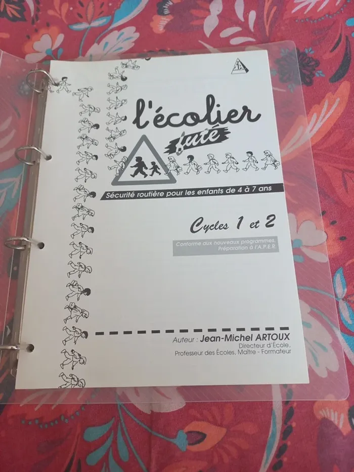 Classeur clé en main l'écolier futé cycles 1 et 2
