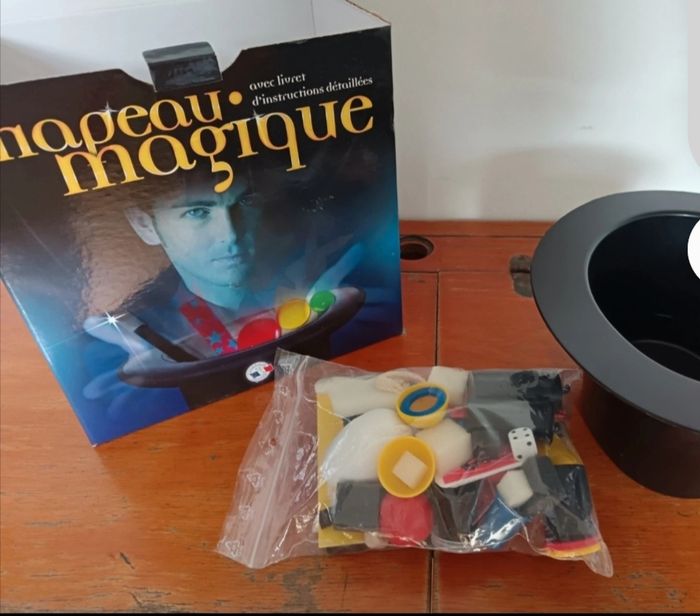 Jeu de magie Chapeau magique 150 Tours état neuf