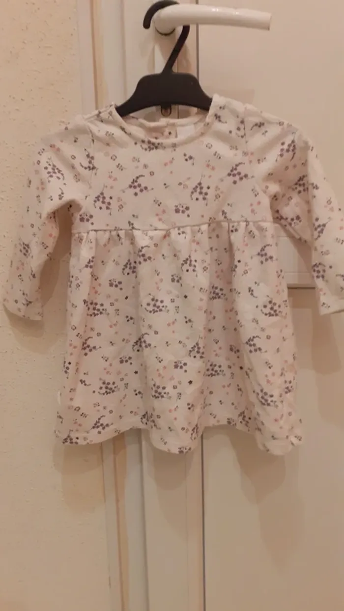 Robe blanche à motifs fleurs - photo numéro 5