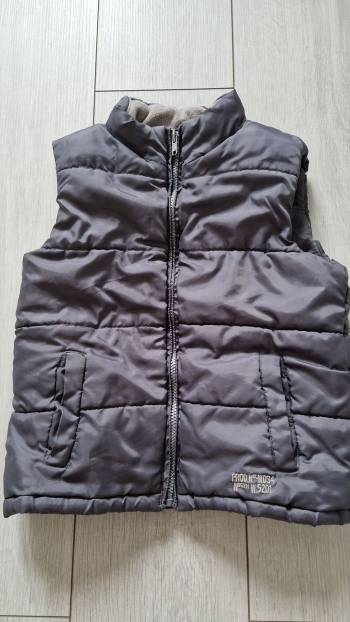 Doudoune  chaude sans manche T 6 ans