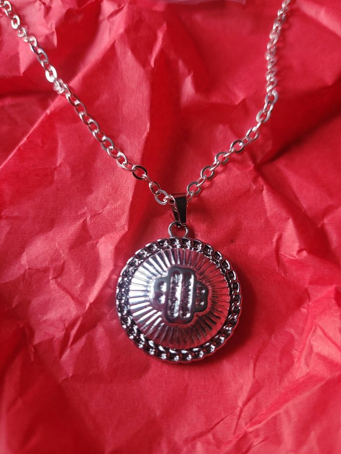 Collier upcyclé avec joli bouton maje - photo numéro 7