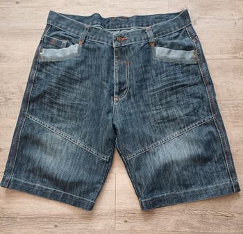 Pantacourt homme taille L (46), en très bon état