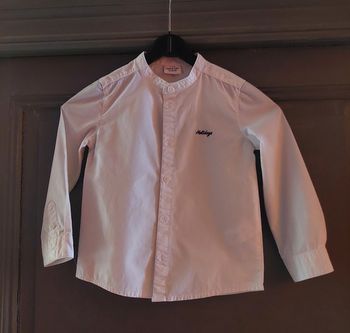 Chemise blanche tape à l'œil