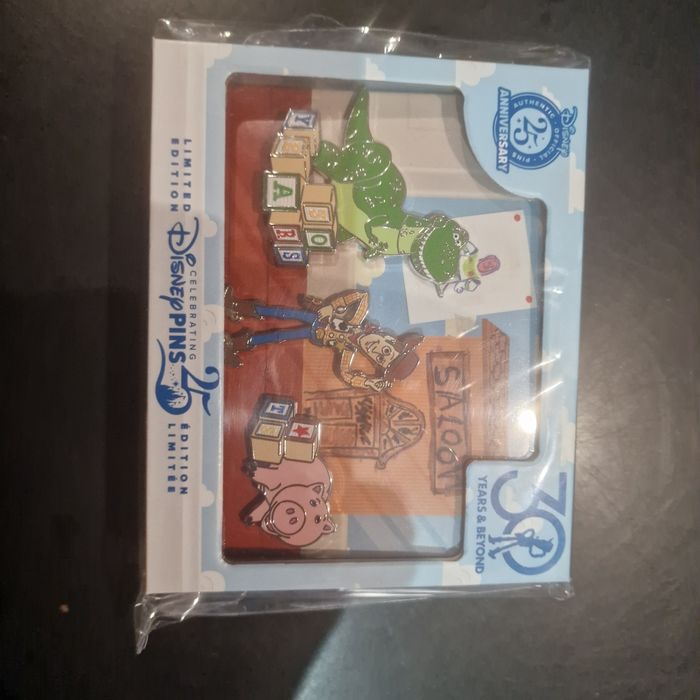 Set de pins Disney Toy Story — Édition limitée 30 ans — Neuf sous blister