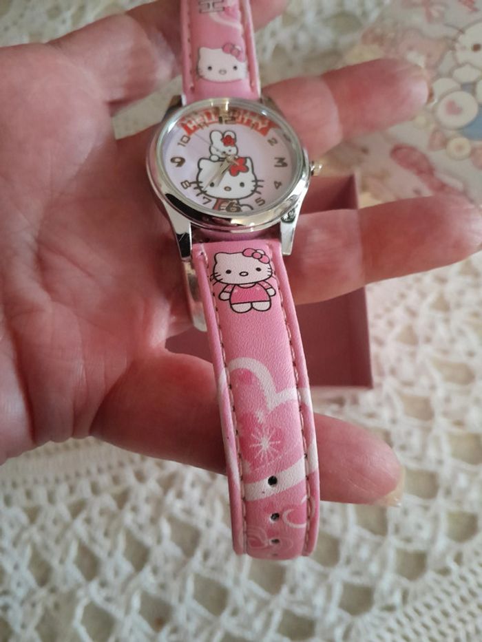 Montre enfant, Hello Kitty couleur rose et argentée - photo numéro 4
