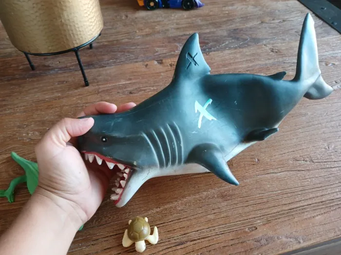 Lot 1 requin 1 tortue et un caméléon animaux - photo numéro 3