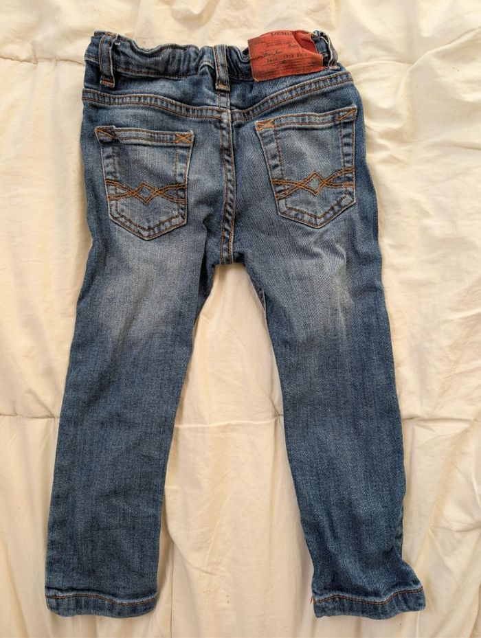 Jean bleu - photo numéro 2