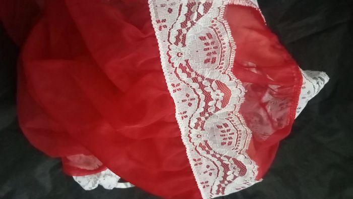 Nuisette rouge a dentelle - photo numéro 6